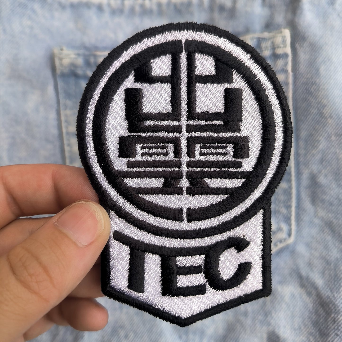 Parche Bordado Anime Kaiju Logo TEC - Valkynea