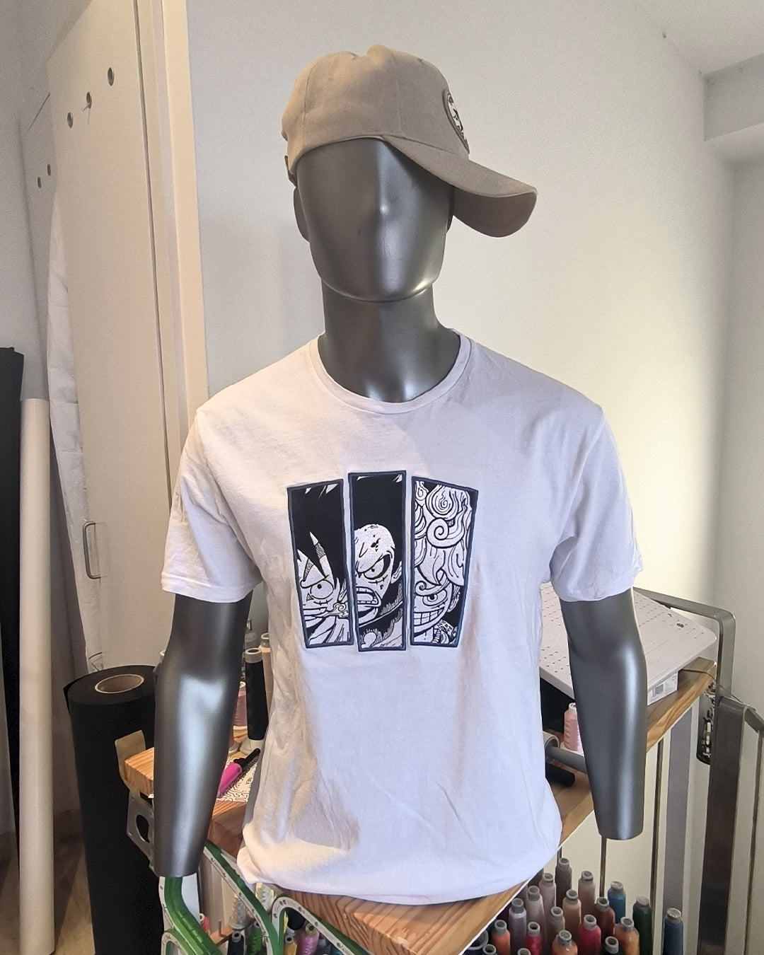 Camiseta One Piece Miradas Luffy - Valkynea