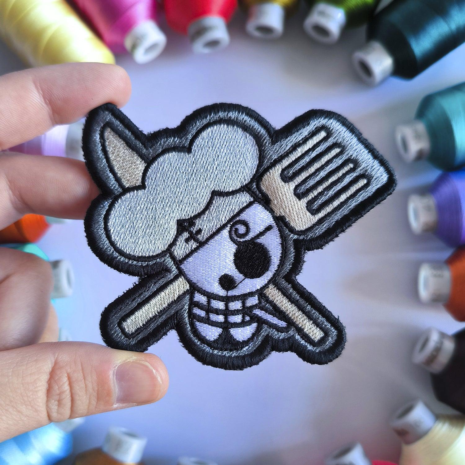 Parche Bordado Anime Calavera One Piece Sanji 8cm - Valkynea