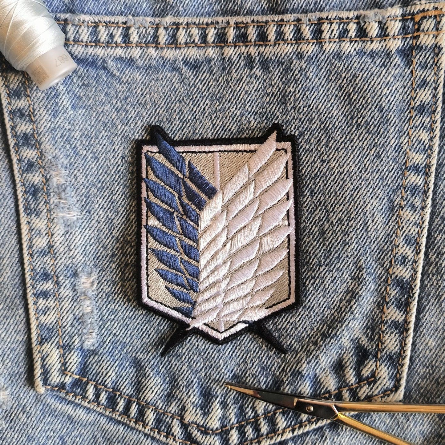 Parche Bordado Anime Escudo Attack on Titan - Valkynea