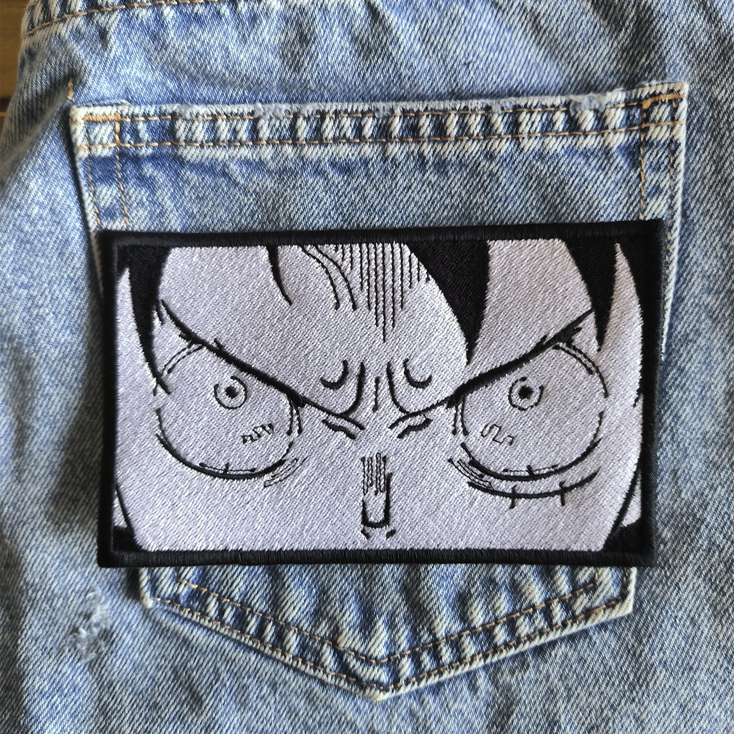Parche Bordado Anime One Piece Luffy Blanco y Negro