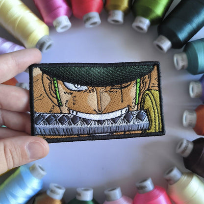 Parche Bordado Anime One Piece Zoro Mirada 10cm - Valkynea
