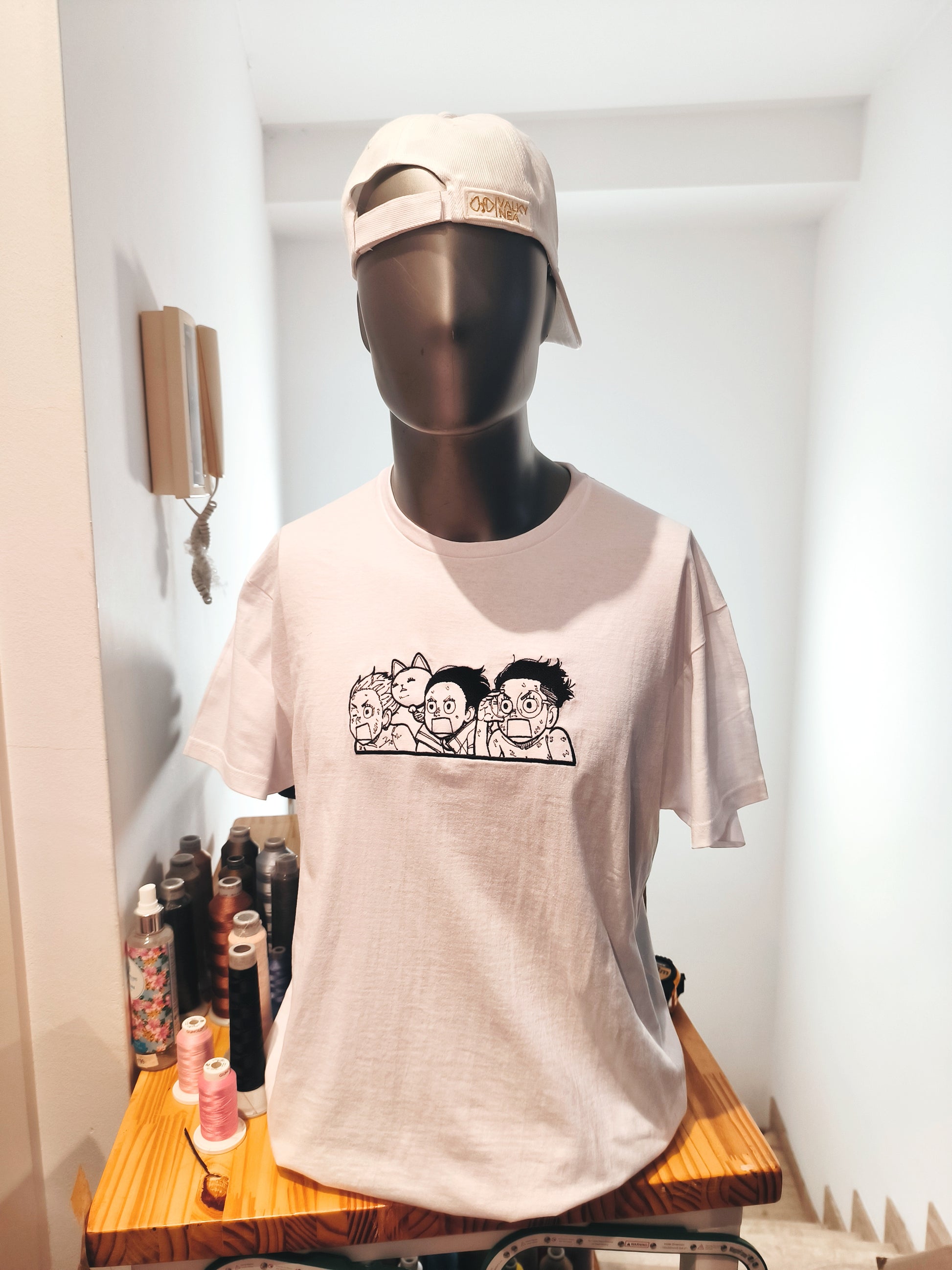 Camiseta Bordada Dan Da Dan - Valkynea